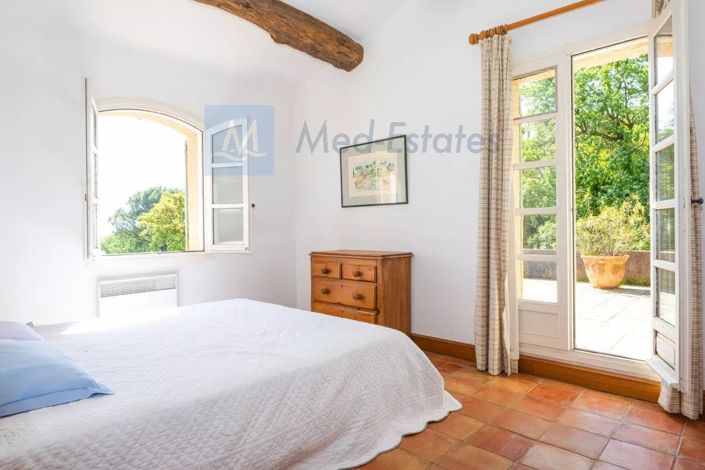 Image No.21-6 Bed House for sale