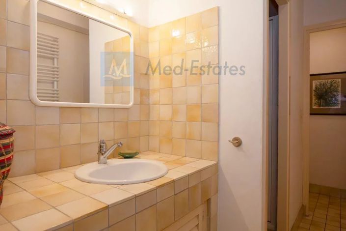 Image No.27-6 Bed House for sale