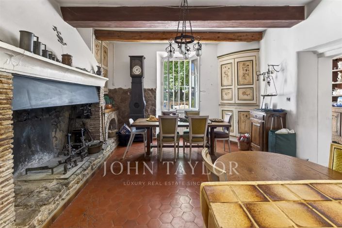 Image No.7-12 Bed House for sale