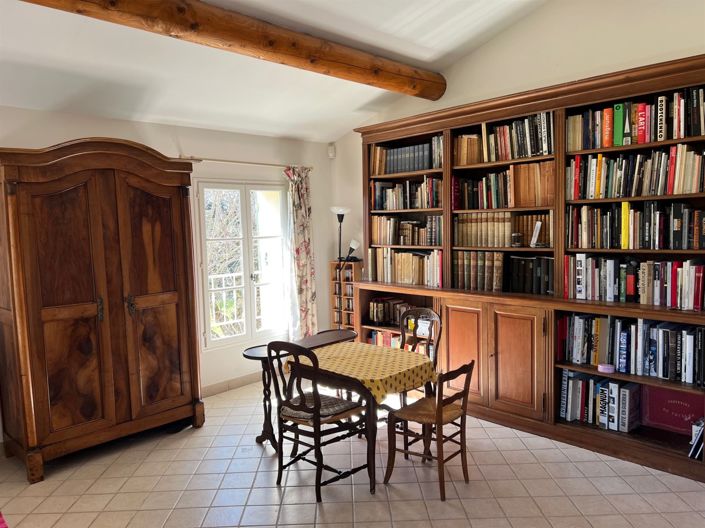 Image No.13-6 Bed House for sale