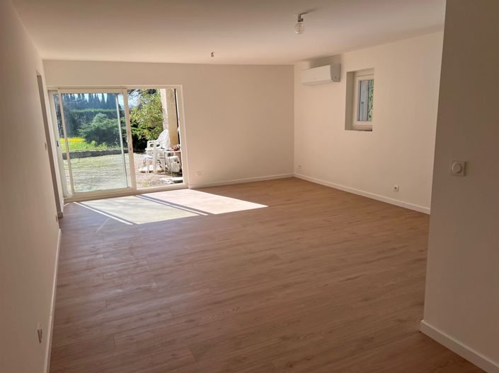 Image No.14-6 Bed House for sale