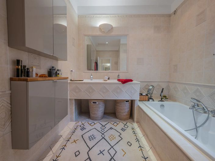 Image No.12-5 Bed House for sale