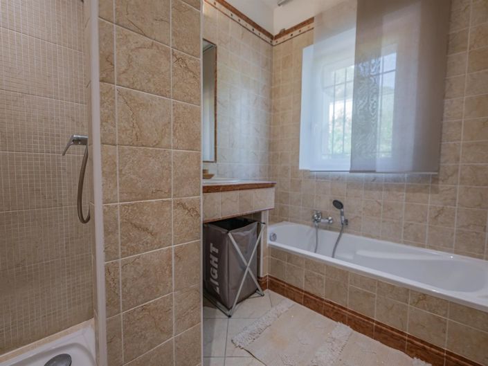 Image No.21-5 Bed House for sale