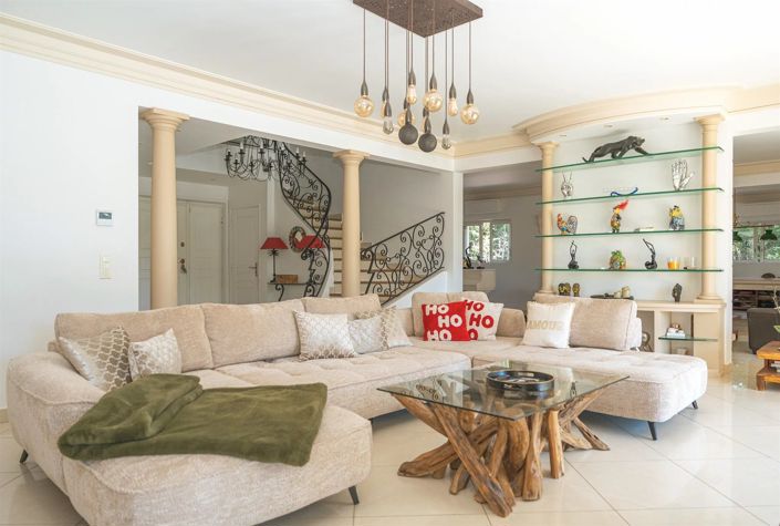 Image No.6-5 Bed House for sale