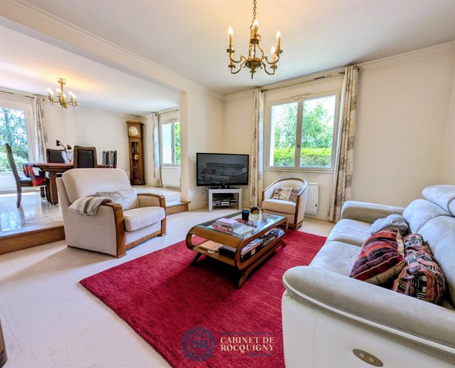 Image No.2-5 Bed House for sale