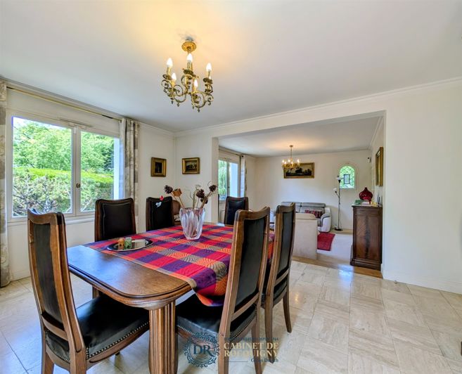 Image No.3-5 Bed House for sale