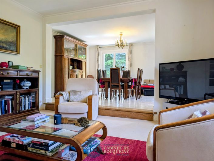 Image No.9-5 Bed House for sale