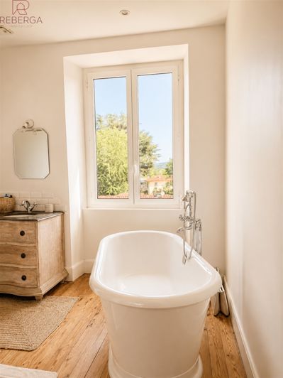 Image No.16-5 Bed House for sale