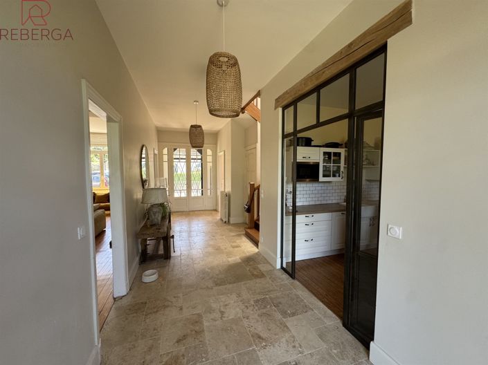 Image No.18-5 Bed House for sale