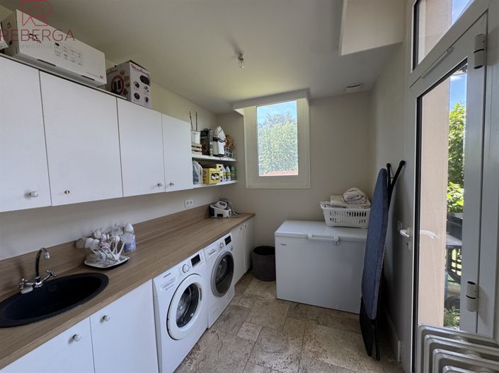 Image No.26-5 Bed House for sale