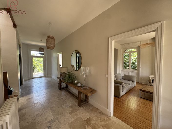Image No.30-5 Bed House for sale