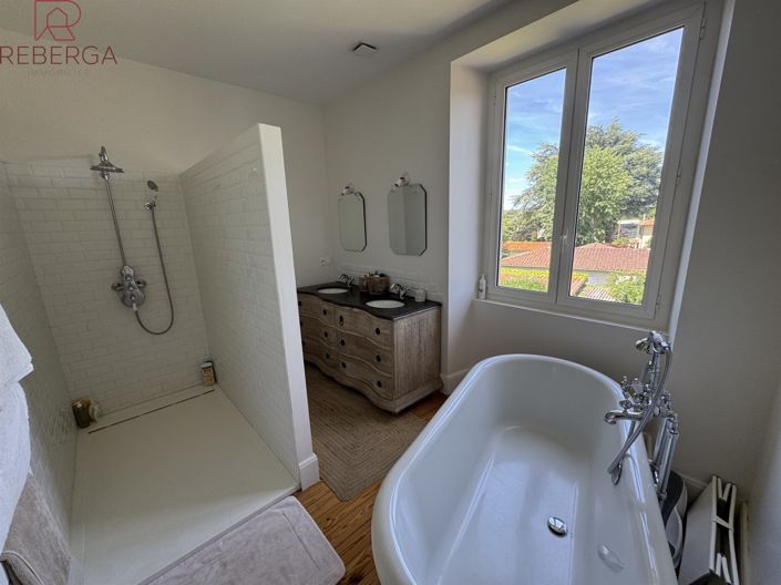 Image No.34-5 Bed House for sale