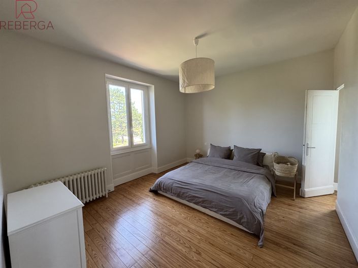 Image No.38-5 Bed House for sale