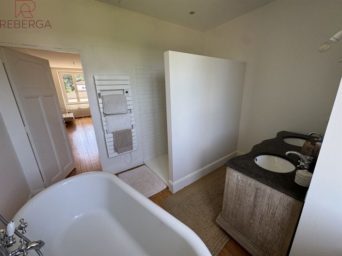 Image No.49-5 Bed House for sale