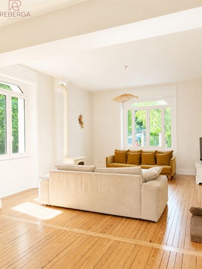 Image No.6-5 Bed House for sale