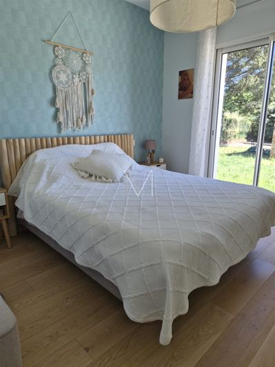 Image No.9-4 Bed House for sale
