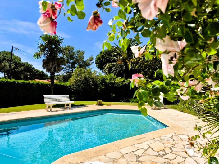 Image No.2-4 Bed House for sale