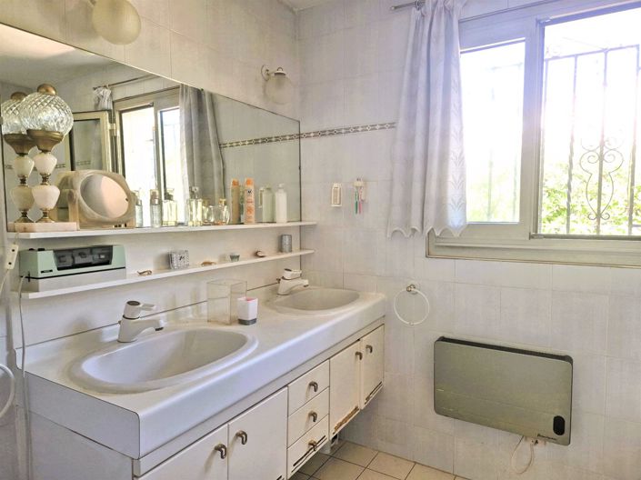 Image No.20-4 Bed House for sale
