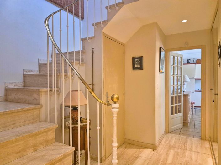Image No.21-4 Bed House for sale