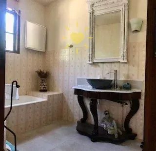 Image No.21-3 Bed House for sale