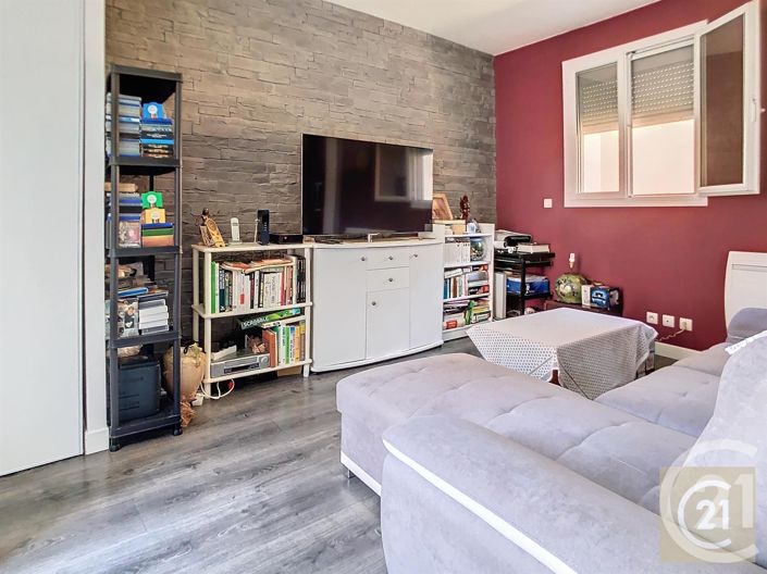 Image No.5-2 Bed House for sale