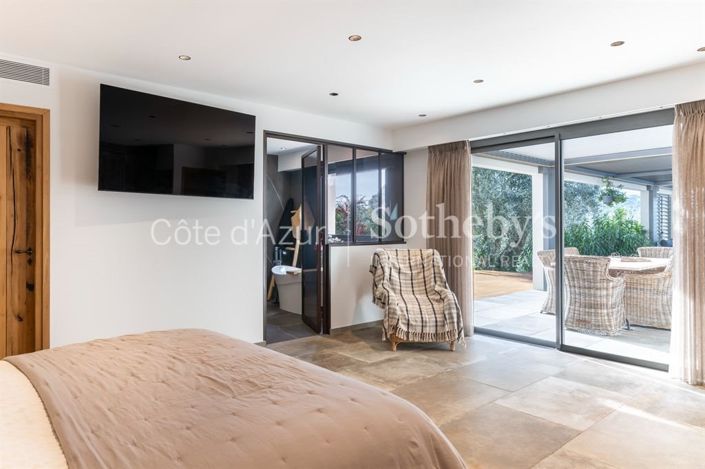Image No.15-4 Bed Property for sale
