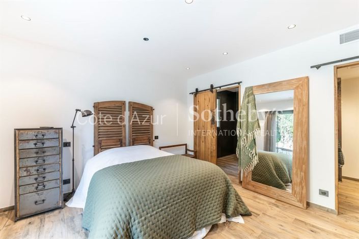 Image No.18-4 Bed Property for sale
