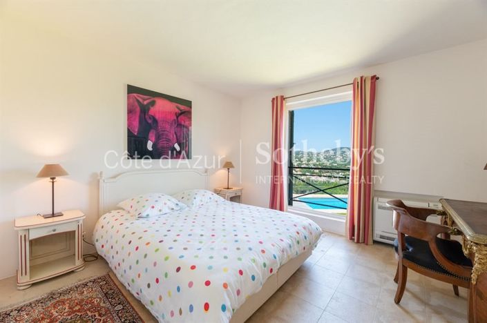 Image No.5-Propriété de 7 chambres à vendre à Sainte-Maxime