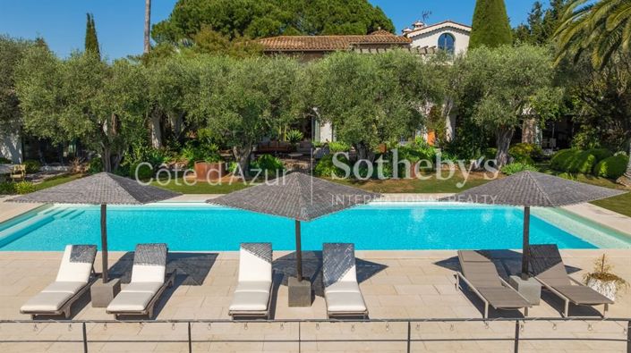 Image No.2-9 Bed Property for sale