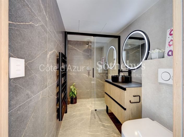 Image No.15-5 Bed Property for sale
