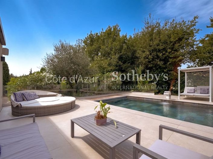 Image No.18-5 Bed Property for sale