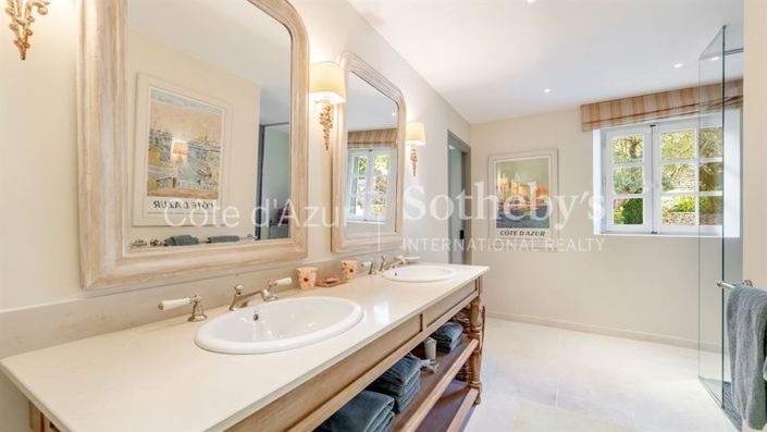 Image No.10-4 Bed House for sale