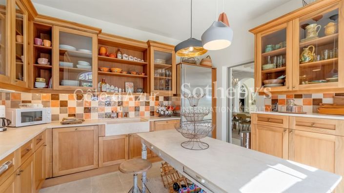 Image No.15-4 Bed House for sale