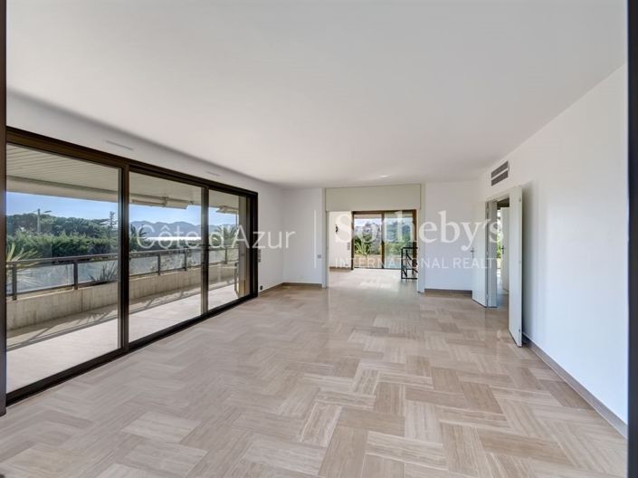Image No.4-5 Bed Apartment for sale