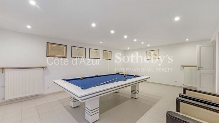Image No.14-5 Bed Property for sale