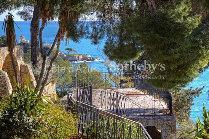 Image No.8-8 Bed Property for sale