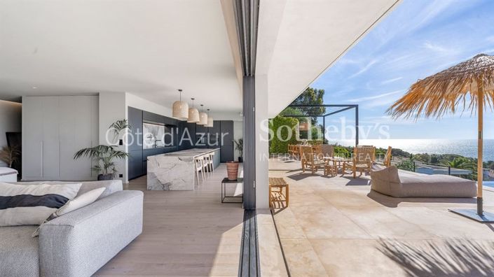 Image No.5-5 Bed Property for sale
