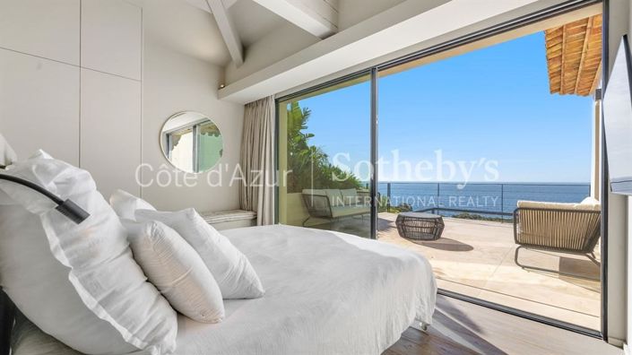 Image No.8-5 Bed Property for sale