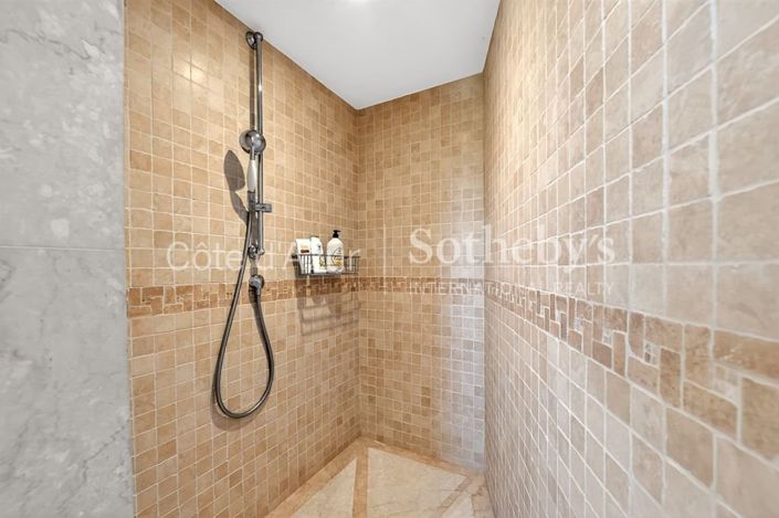 Image No.12-Propriété de 5 chambres à vendre à Mougins