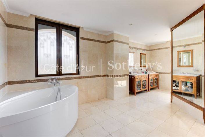 Image No.18-Propriété de 5 chambres à vendre à Alpes-Maritimes