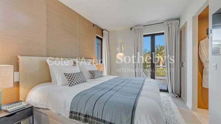 Image No.11-6 Bed House for sale