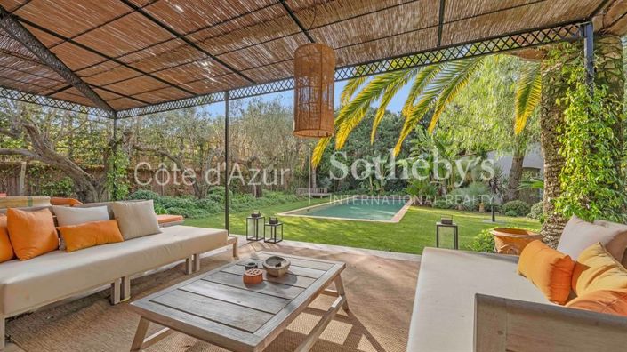 Image No.8-6 Bed House for sale