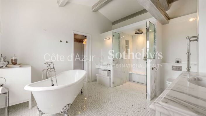 Image No.9-Propriété de 6 chambres à vendre à Grimaud
