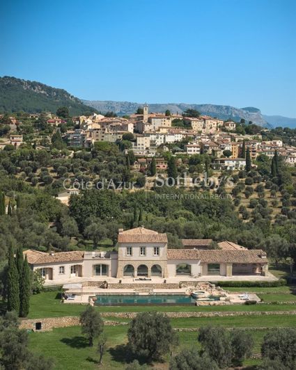 Image No.17-7 Bed Property for sale