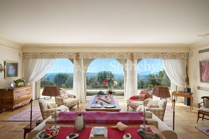 Image No.4-7 Bed Property for sale
