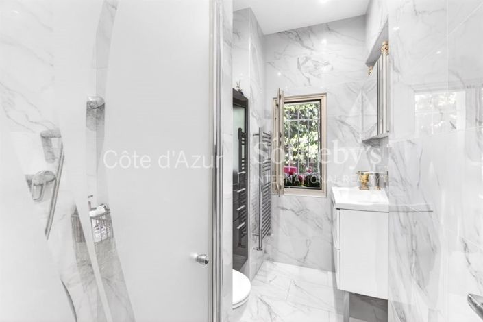 Image No.18-6 Bed House for sale