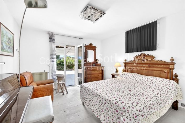 Image No.7-6 Bed House for sale