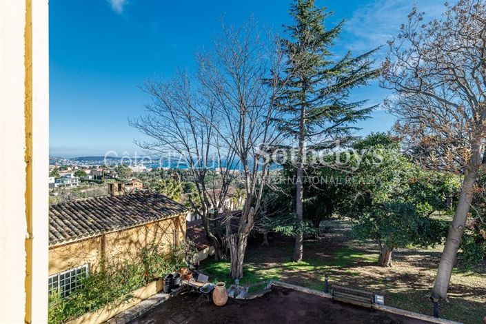 Image No.8-10 Bed Property for sale