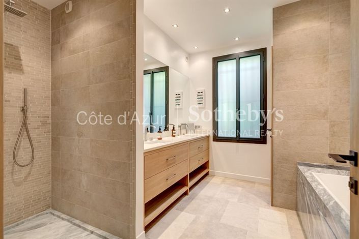 Image No.15-5 Bed House for sale