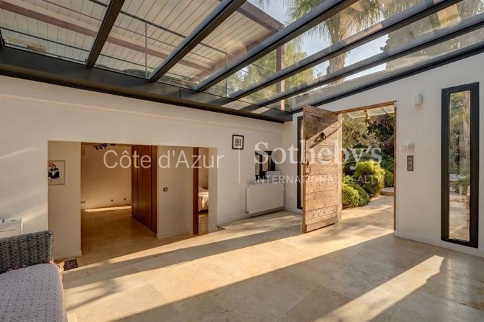Image No.17-5 Bed House for sale